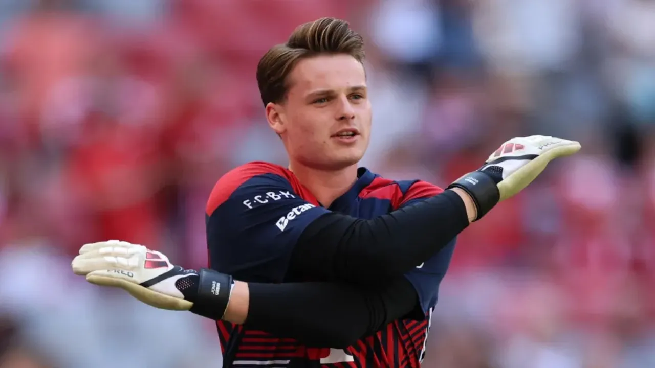 Jonas Urbig