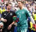 Manuel Neuer Rela Berbagi Menit Bermain dengan Jonas Urbig di Bayern