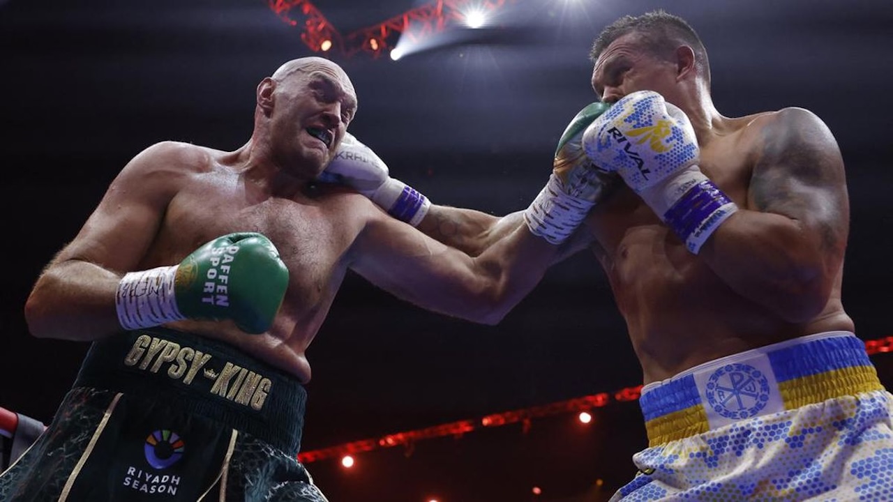 Oleksandr Usyk Bisa Tunda Pensiun demi Trilogi Lawan Tyson Fury