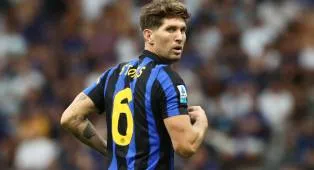 Stones Siap Hadapi Mantan Rekan Setim De Bruyne di Debut Penuh Bersama Inter