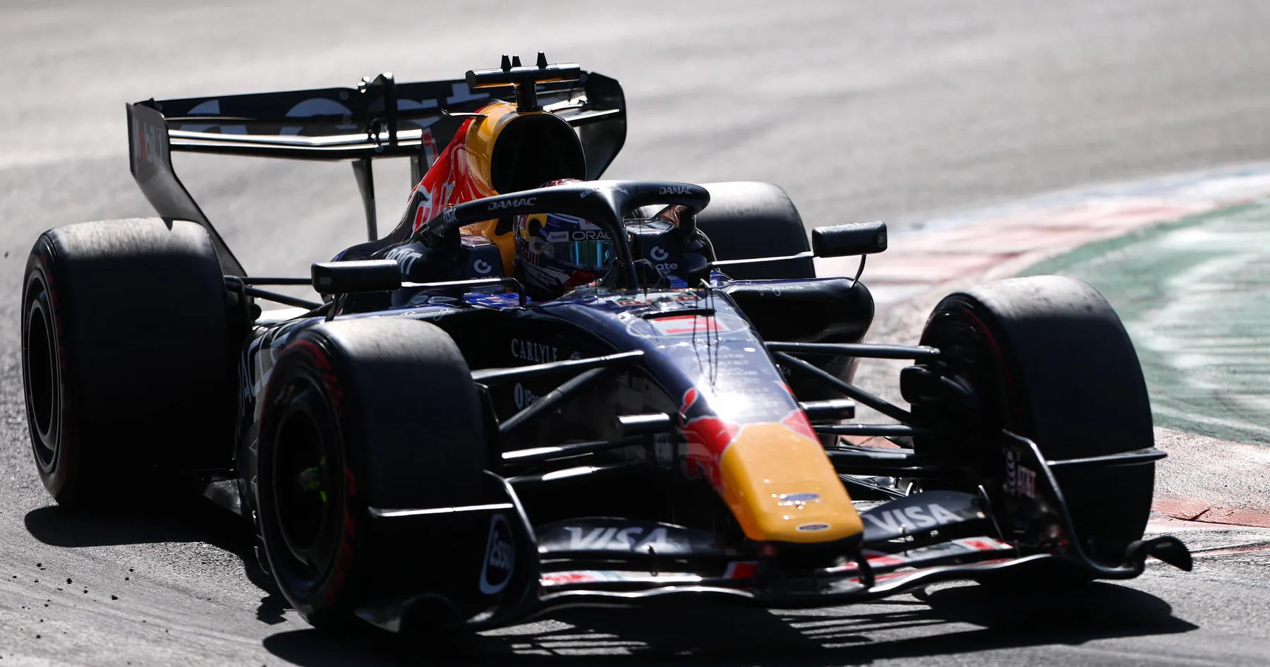 Verstappen Minta Red Bull Selidiki Masalah Mobil - sumber: (racingnews365)