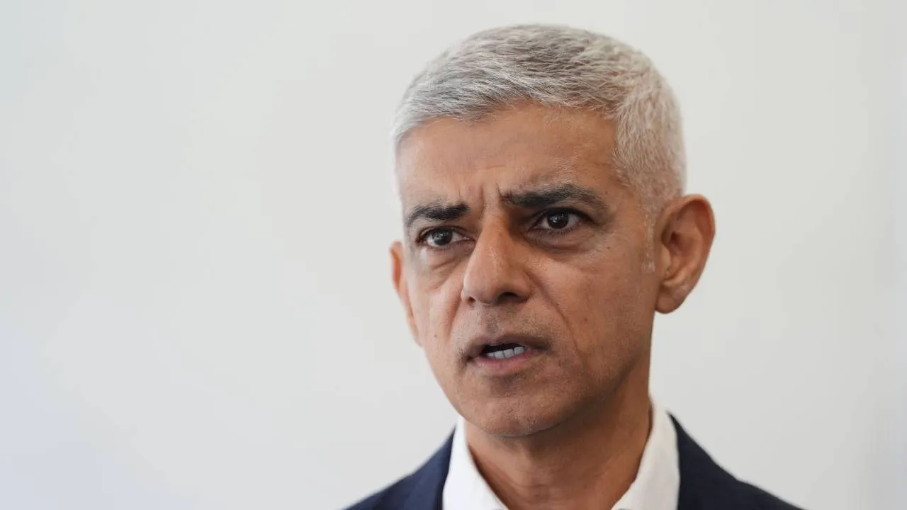 Menurut Sadiq Khan, banyak penggemar Inggris dan warga London yang mendukung Fury maupun Joshua. (Foto: Fight TV)