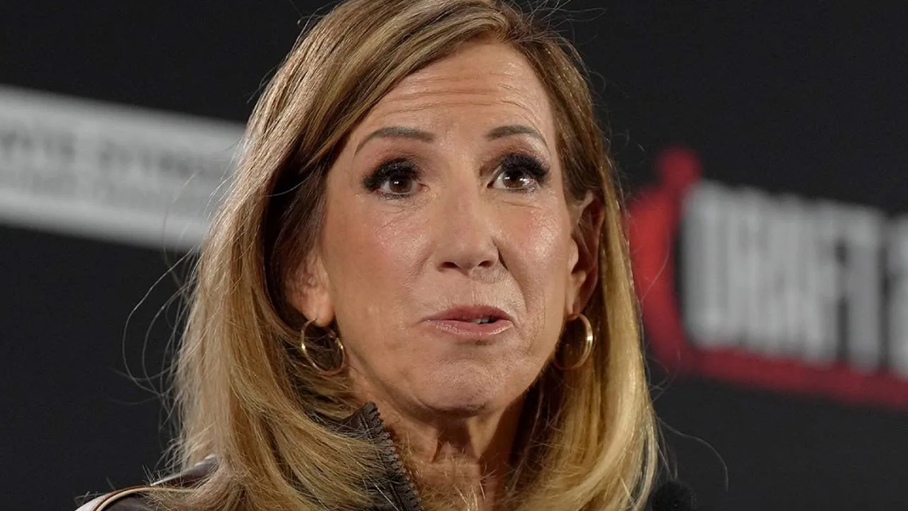 Cathy Engelbert mengatakan keputusannya pensiun sepenuhnya berasal dari dirinya sendiri dan bukan akibat tekanan dari pemilik NBA maupun WNBA. (Foto: AP)