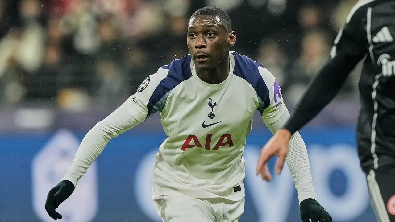 Hadapi Milan untuk Pertama Kalinya, Randal Kolo Muani Mengaku Penasaran