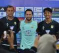 Igor Tolic Tidak Mau Ambil Pusing Soal Kondisi Rumput GBLA