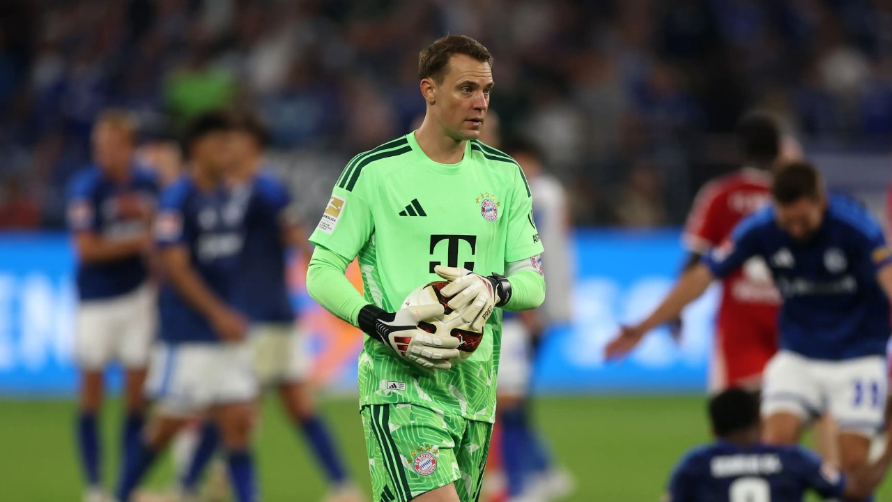 Manuel Neuer Dicemooh Lawan FC Schalke 05, Max Eberl Ngamuk