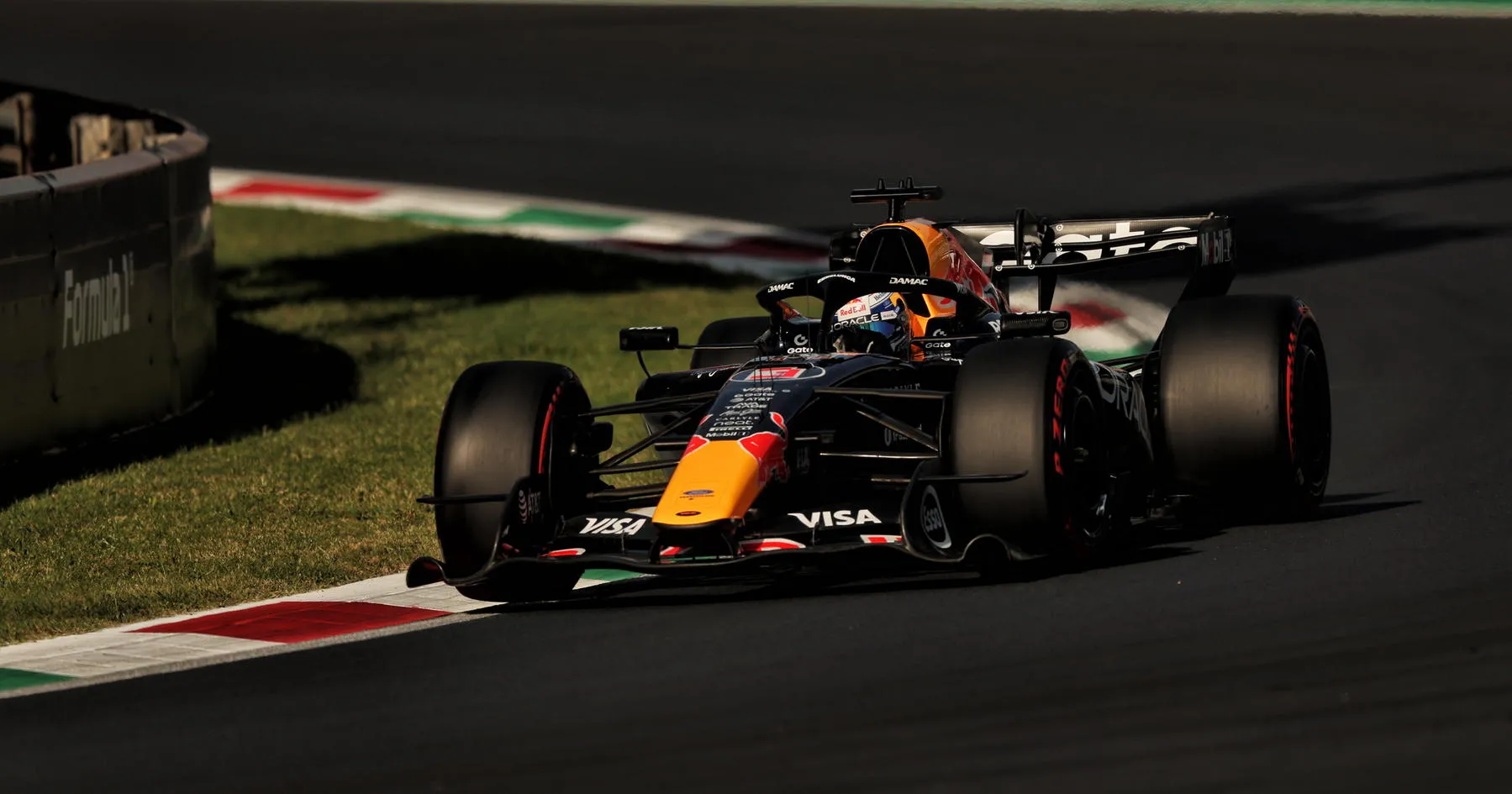 Max Verstappen Akui Sering Menahan Diri Musim Ini - sumber: (racingnews365)