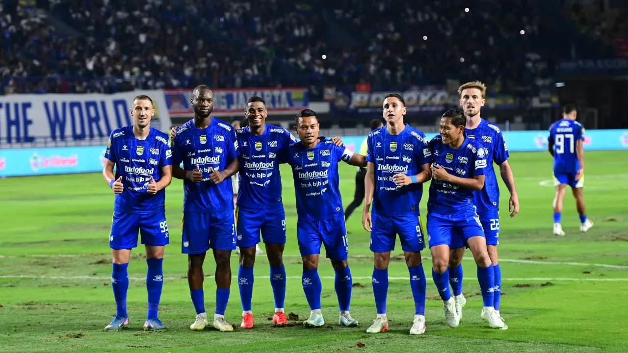 Persib tekuk PSM 3-1