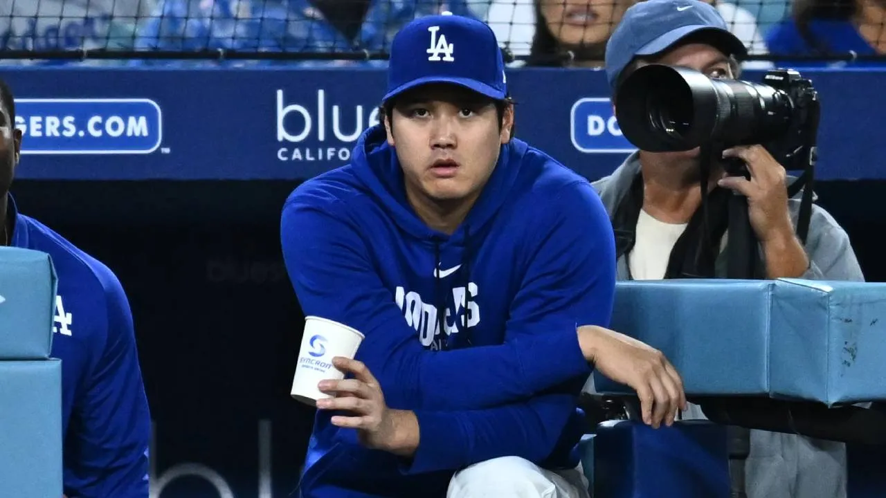 Shohei Ohtani tidak masuk dalam starting lineup Dodgers karena masih mengalami masalah pada lutut kiri dan bisep kanan. (Foto: AP)