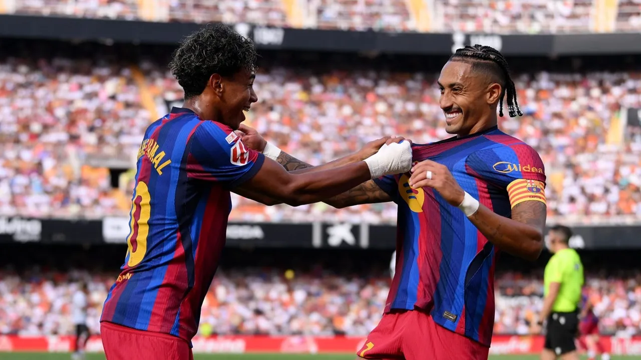 Barcelona Cetak Sejarah, tapi Dapat Peringatan