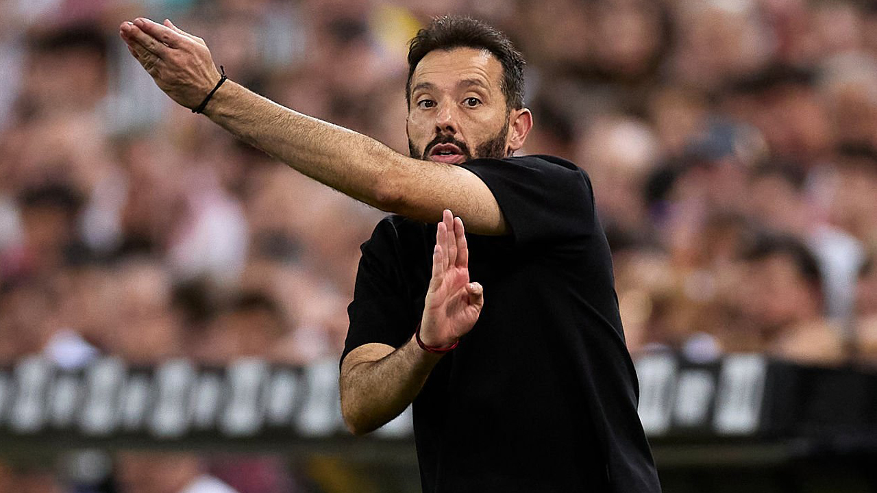 Carlos Corberan Ungkap Cara Valencia Keluar dari Masa Sulit