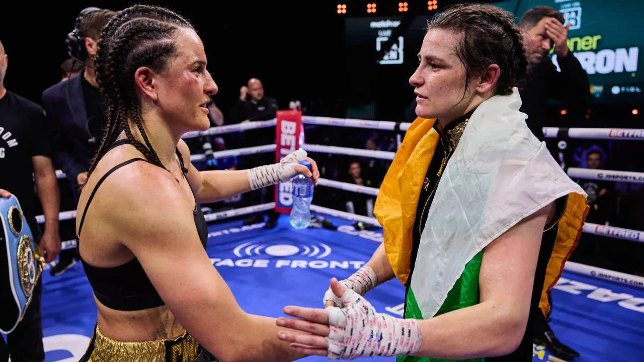Chantelle Cameron (kiri) dan Katie Taylor. (Foto: Fight TV)