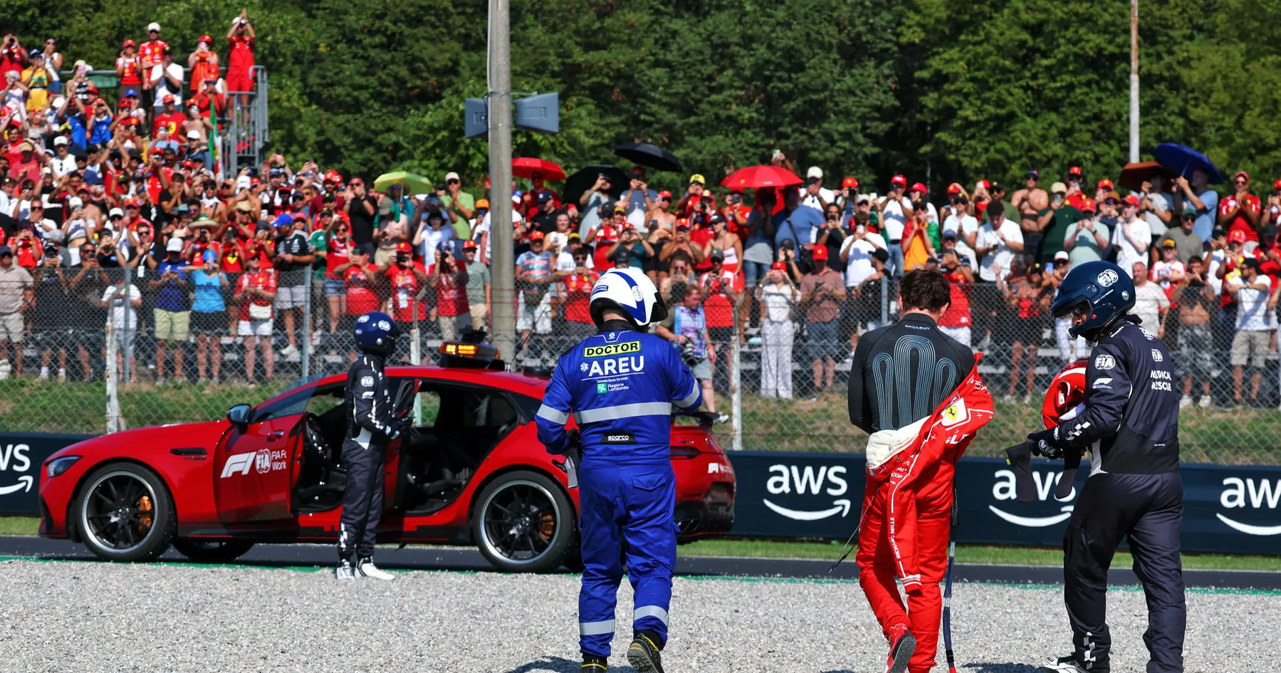 Charles Leclerc Alami Masalah Penglihatan Usai Kecelakaan Monza - sumber: (racingnews365)