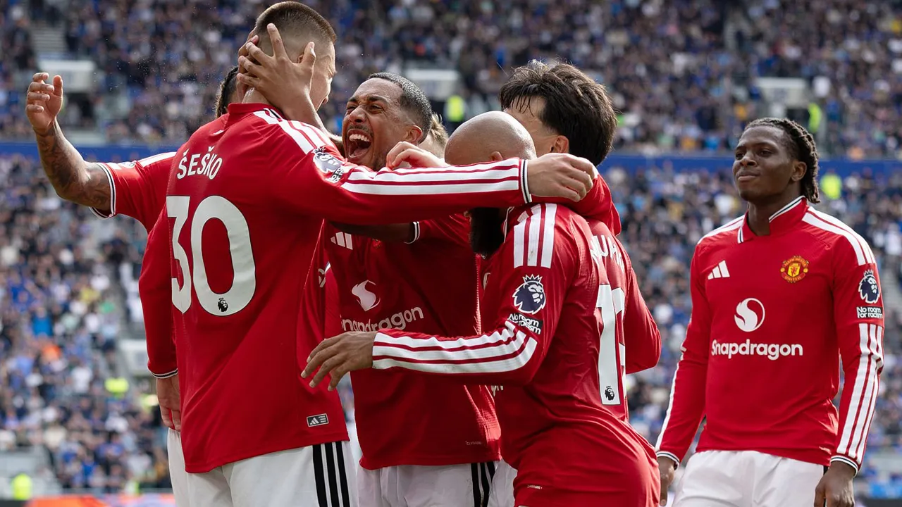 Clinton Morrison Kritik Lini Pertahanan Manchester United