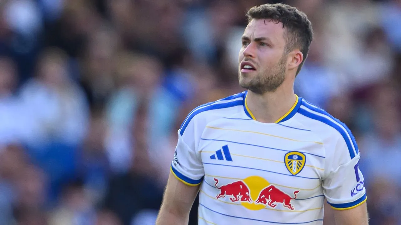 Gabriel Gudmundsson Bahagia Kembali Jadi Starter Leeds Usai Pulih Cedera
