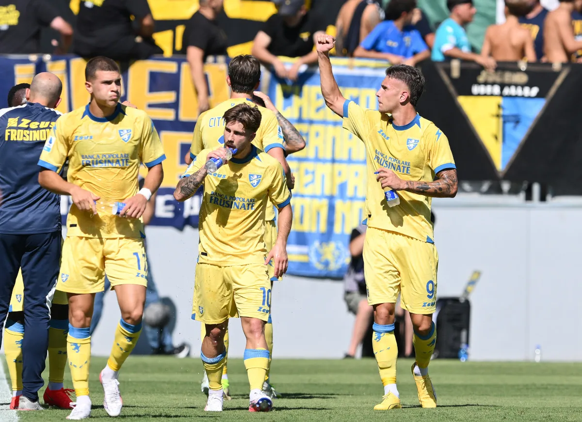 Ghedjemis Didesak Rebut Kembali Posisi Usai Sengketa Transfer di Frosinone - sumber: (footballitalia)