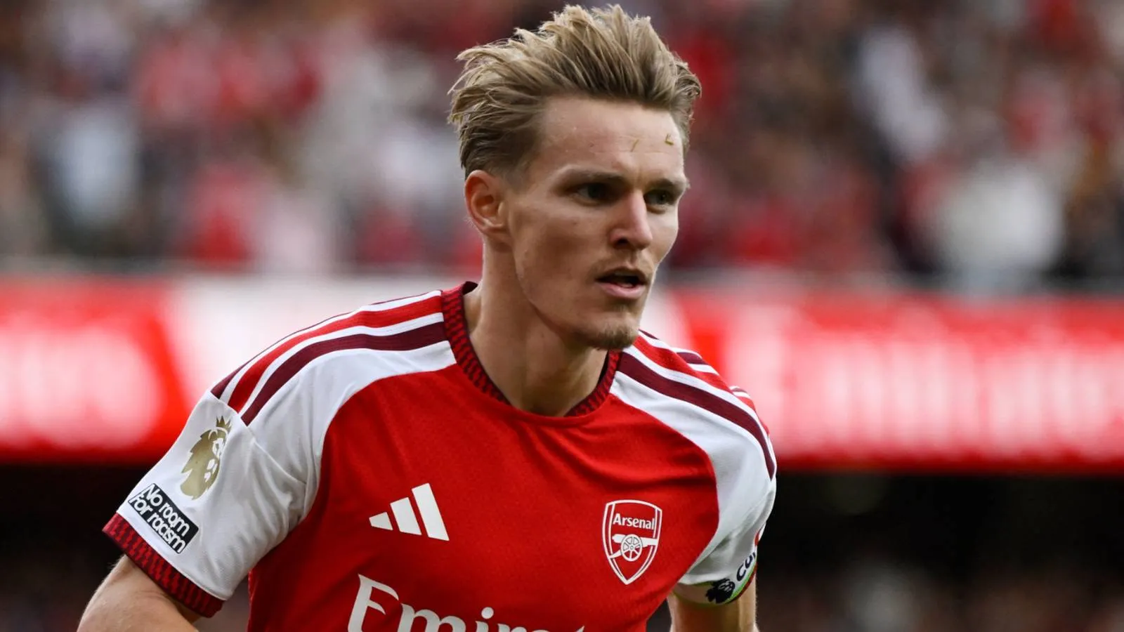 Gol Kemenangan Odegaard Dipersoalkan Eks Wasit Liga Inggris dalam Laga Arsenal vs Chelsea - sumber: (givemesport)