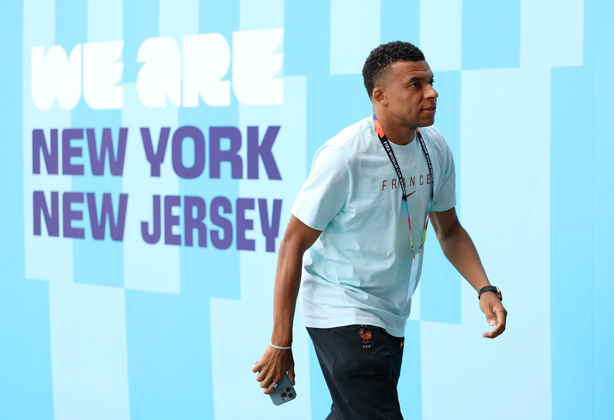 Jelang Laga Kontra Inter, Mbappé Optimis Raih Ballon d’Or - sumber: (footballitalia)