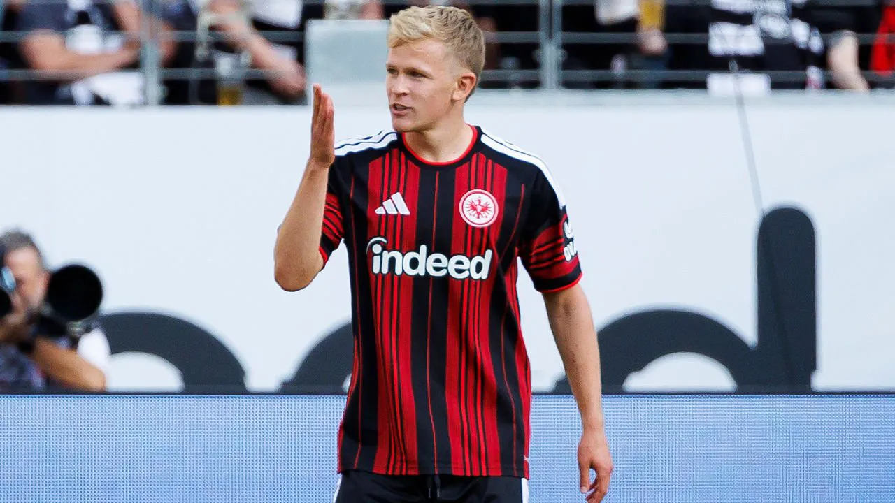 Jonathan Burkardt Kecewa Frankfurt Dibantai Augsburg di Kandang