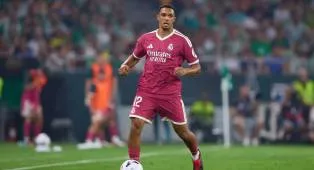 Jose Mourinho Tolak Bocorkan Rencana Alexander-Arnold