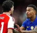 Mantan Wasit Premier League Soroti Insiden Rogers dan Rice di Laga Arsenal vs Chelsea