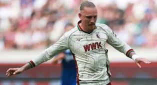 Marius Wolf Minta Augsburg Jaga Fokus Usai Bantai Frankfurt
