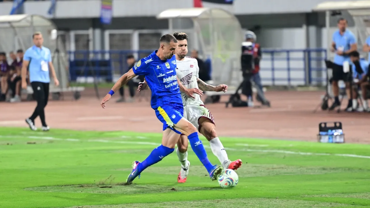 Persib atasi PSM 3-1