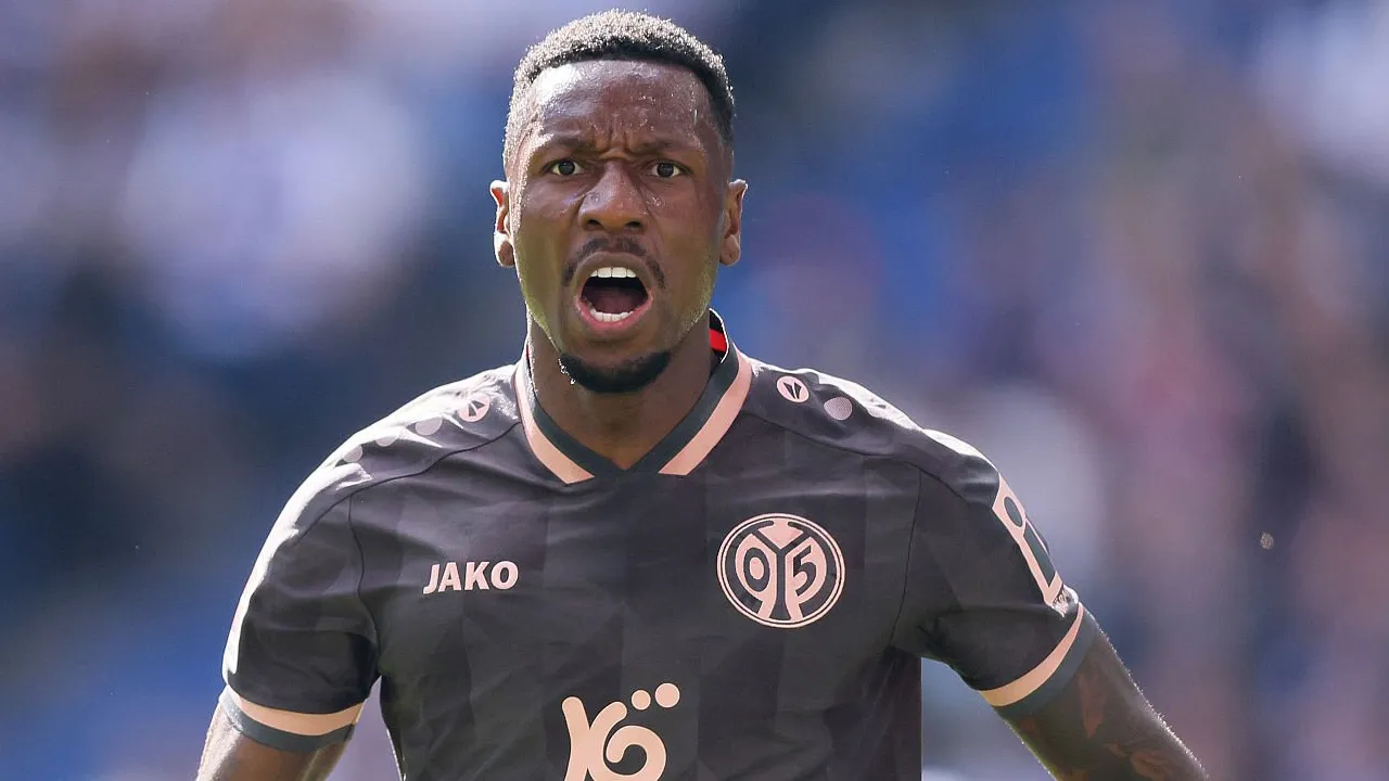Sheraldo Becker Puas Usai Mainz Menang Telak di Markas Hamburg
