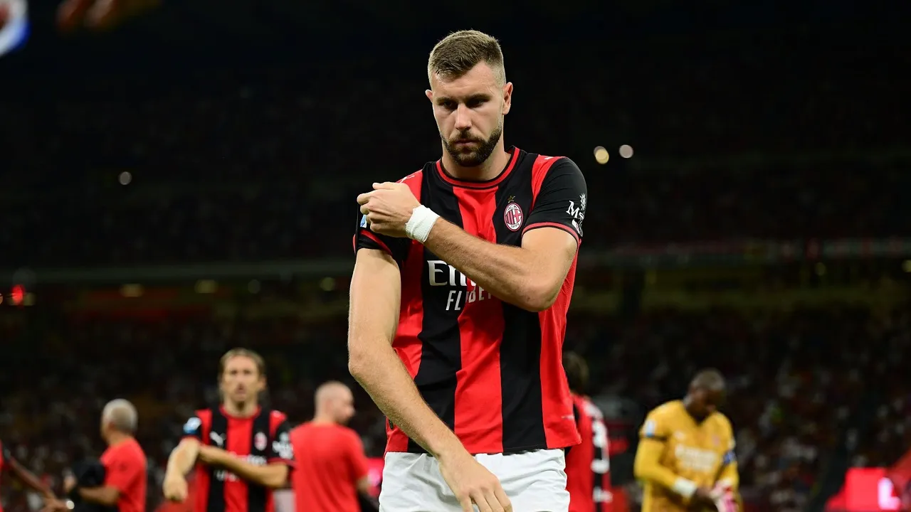 Strahinja Pavlovic Ungkap Penyebab Keruntuhan Milan Musim Lalu