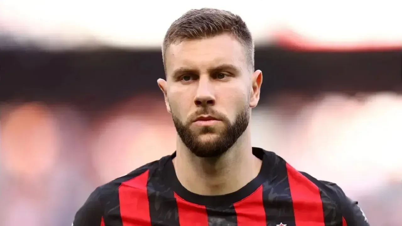 Strahinja Pavlovic Ungkap Perbedaan Gaya Taktik Amorim dan Allegri