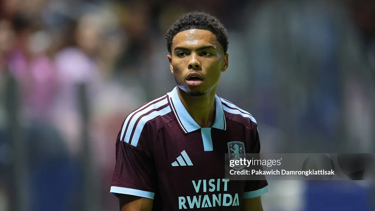 Unai Emery sebut George Hemmings sangat layak tampil di Premier League usai singkirkan Alejandro Garnacho