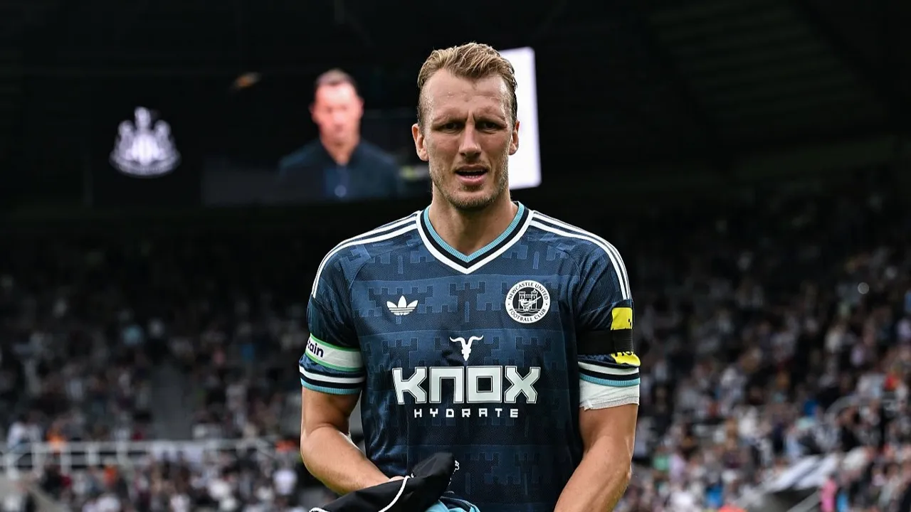 Dan Burn sebut kombinasi pemain muda dan pilar senior buat Newcastle United kian menakutkan