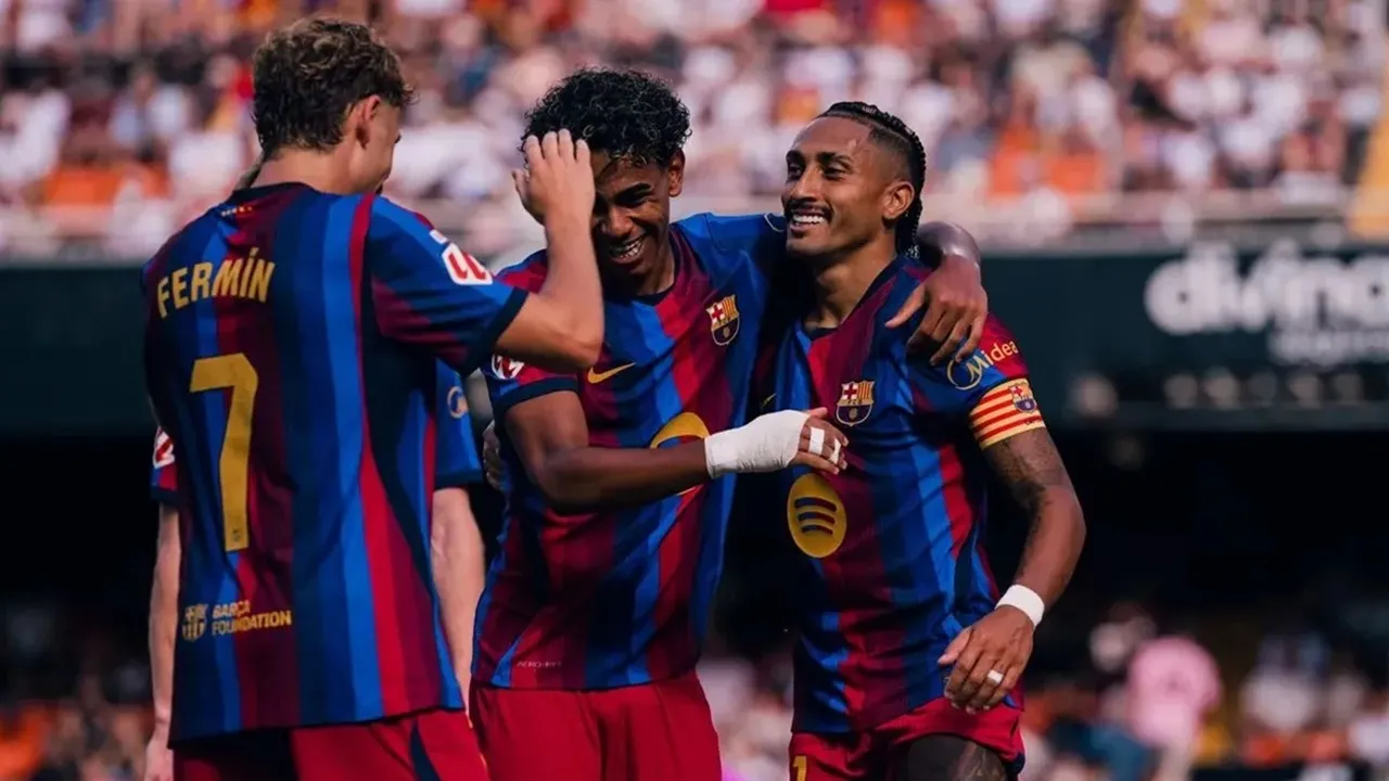 Gaizka Mendieta Jagokan Barcelona Juara Liga Champions