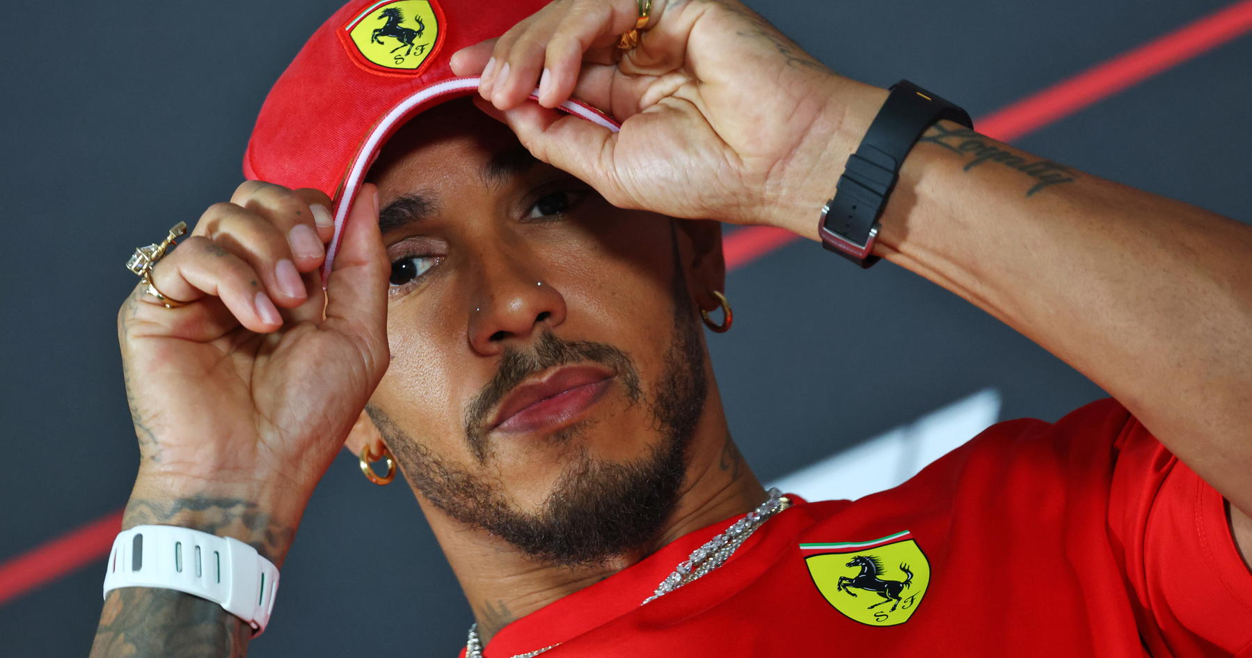 Hamilton Yakinkan Fans Ferrari Tidak Perlu Khawatir