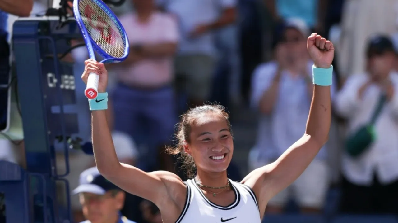 Hasil US Open: Meski Tertinggal 0-5, Zheng Qinwen Sukses Jegal Iga Swiatek