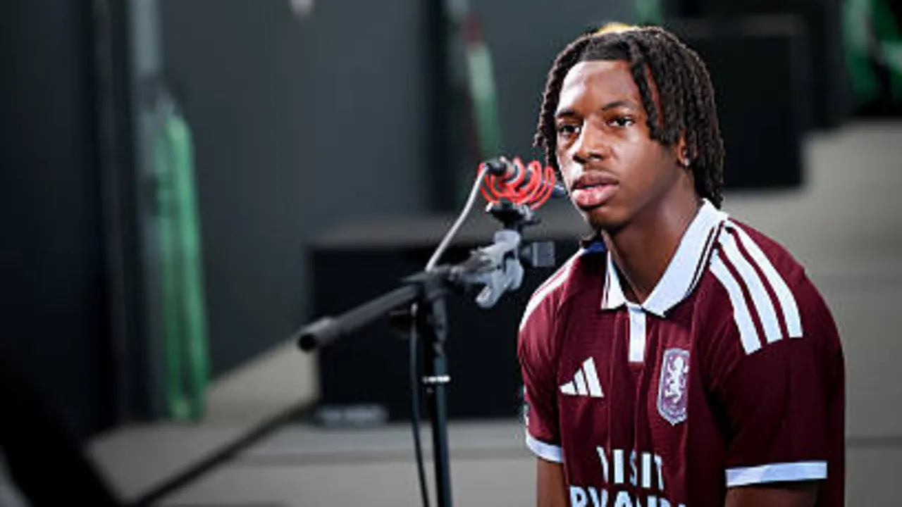 Johan Manzambi tak dibawa Aston Villa lawan Club Brugge meski sudah kembali jalani latihan