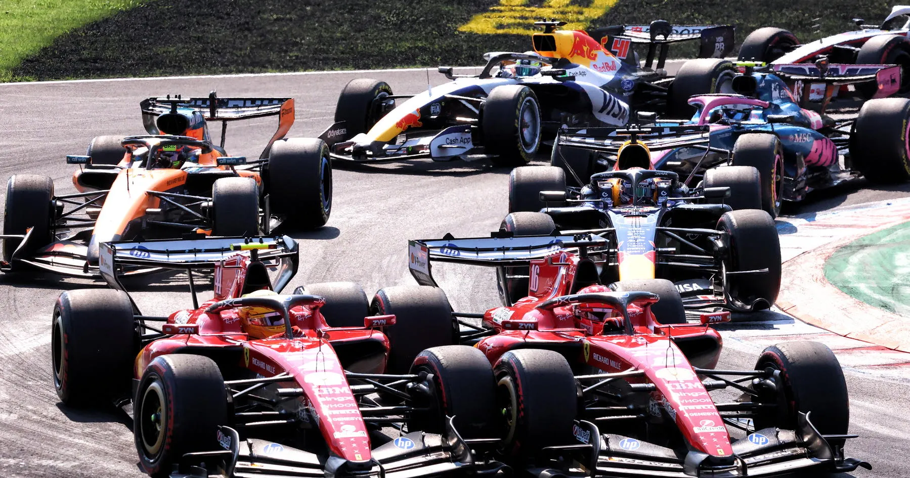 Ketua Ferrari Tanggapi Isu Perintah Tim, Ecclestone Ditangkap - sumber: (racingnews365)