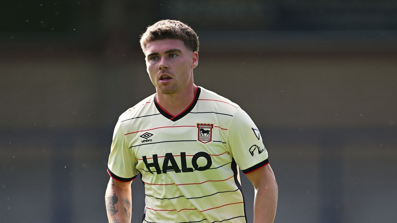 Leif Davis Ungkap Transisi Mulus Ipswich Town di Bawah Gary O'Neil