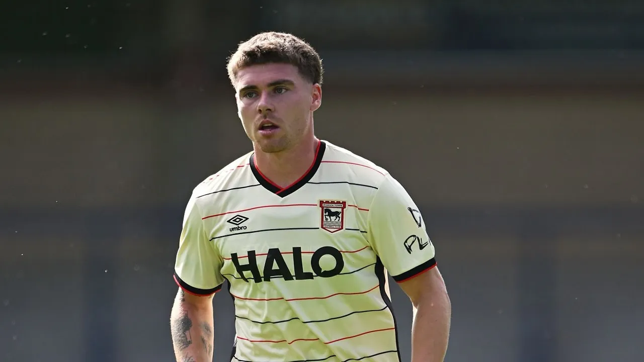 Leif Davis sebut filosofi permainan Gary O'Neil mirip dengan warisan Kieran McKenna