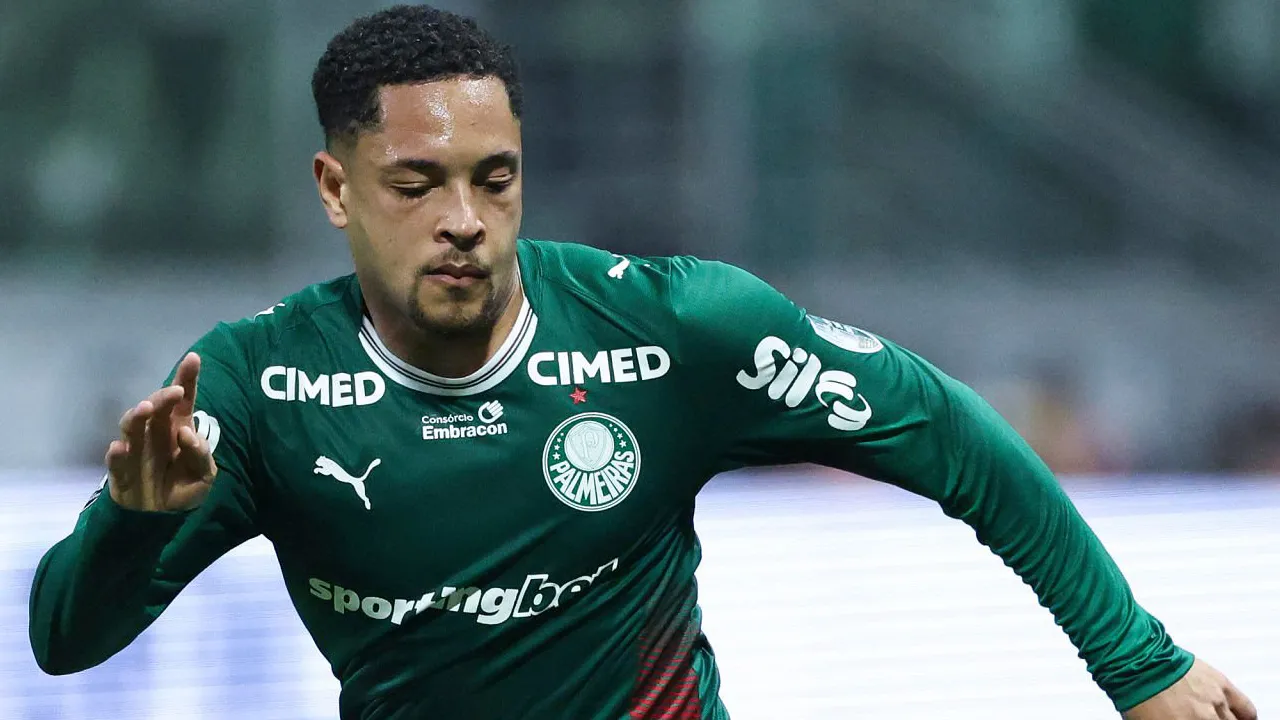 Vitor Roque.