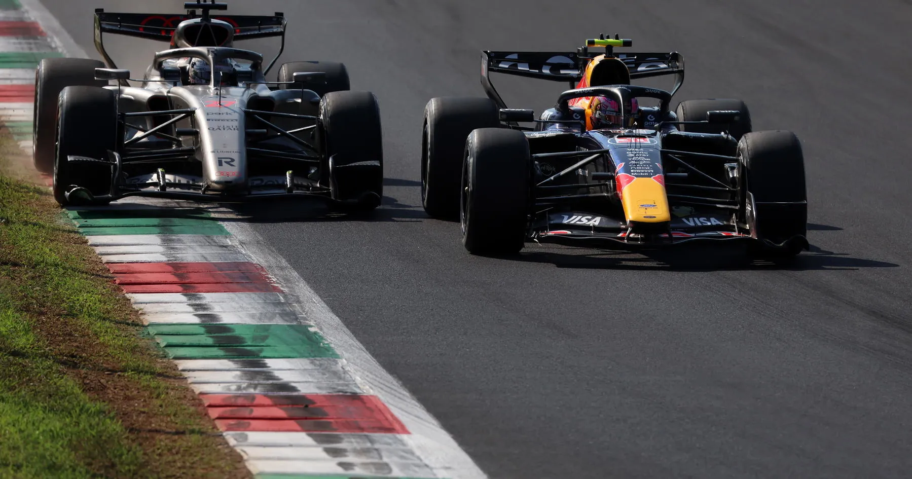 Nico Hulkenberg Kritik Manuver Khas Liam Lawson di F1 - sumber: (racingnews365)