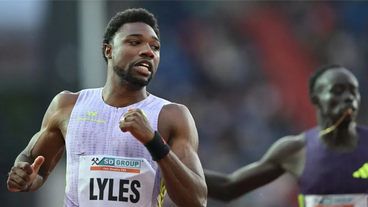 Noah Lyles mengalami masalah pada hamstring kiri saat tampil di final nomor 200 meter pada Kejuaraan Nasional Amerika Serikat, Juli lalu. (Foto: AP)