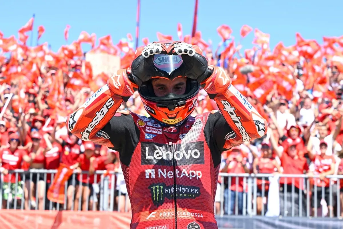 Bezzecchi vs Marquez: Momen Terbaik MotoGP di Bulan Agustus - sumber: (motorsport)