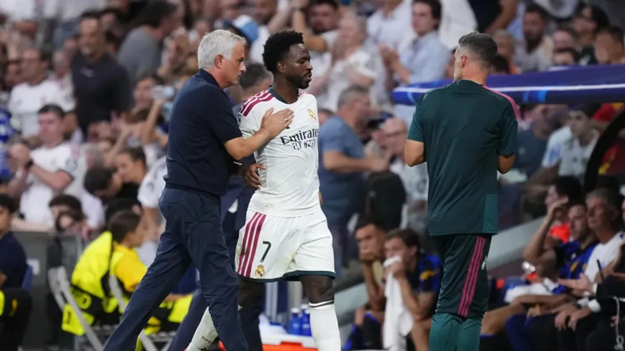 Jose Mourinho Tolak Kritik Penggemar Real Madrid
