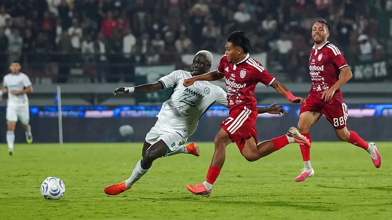 Pemain PSS Sleman, Moussa Bagayoko di laga kontra Bali United