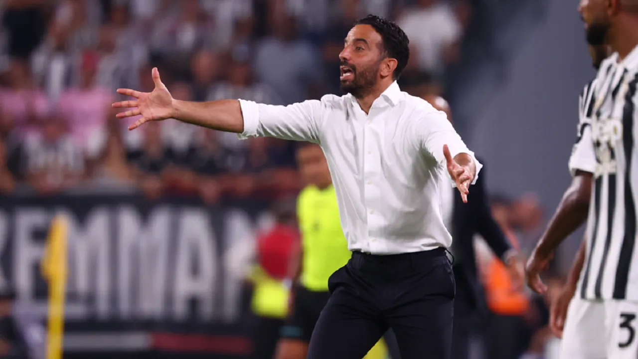 Ruben Amorim Tolak Tawaran Benfica untuk Pervis Estupinan