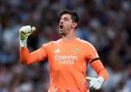 Thibaut Courtois Bocorkan Kunci Hentikan Tendangan Bebas Çalhanoglu