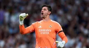 Thibaut Courtois Bocorkan Kunci Hentikan Tendangan Bebas Çalhanoglu