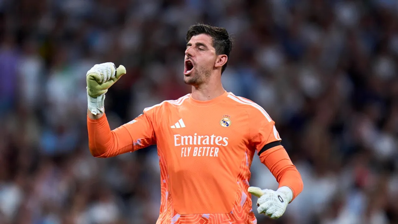 Thibaut Courtois Bocorkan Kunci Hentikan Tendangan Bebas Çalhanoglu