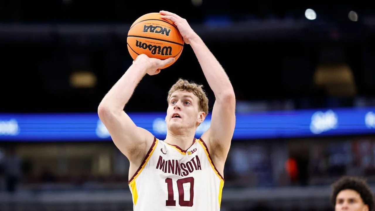 Cade Tyson menjadi pencetak angka terbanyak Minnesota pada musim pertamanya bersama program tersebut demham rata-rata 19,6 poin. (Foto: AP)